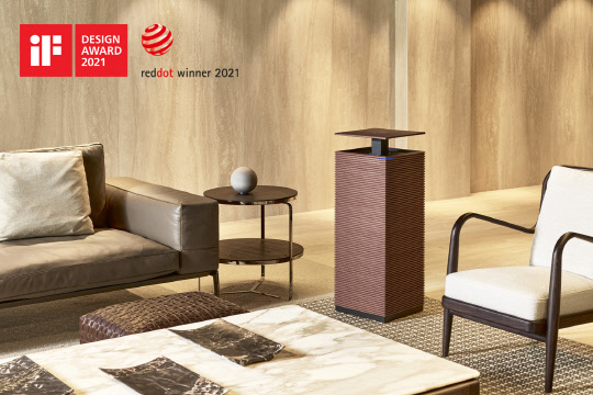 코웨이의 노블 공기청정기가 디자인 어워드에서 잇따라 수상하고 있다. <코웨이 제공>